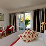 Romantik & Restaurant Hirsch 4*