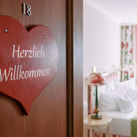 Romantik & Restaurant Hirsch Hotel 4*