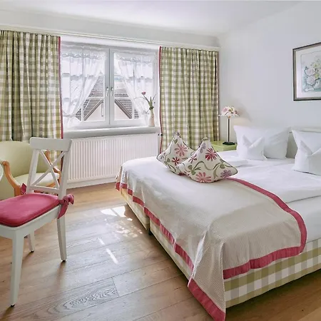 Romantik & Restaurant Hirsch Hotel Sonnenbühl