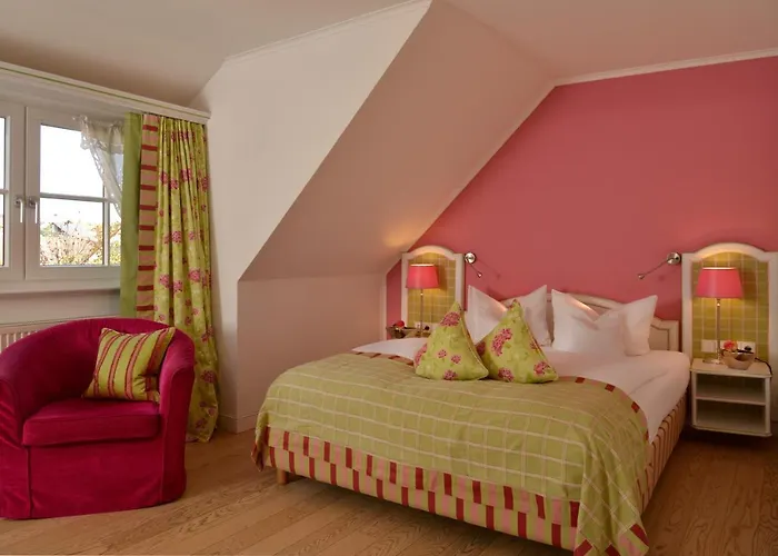 ホテル Romantik & Restaurant Hirsch Sonnenbühl