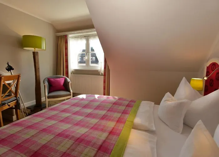 Romantik & Restaurant Hirsch 4*