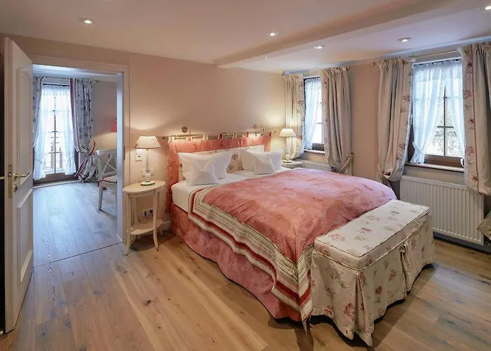 Romantik & Restaurant Hirsch