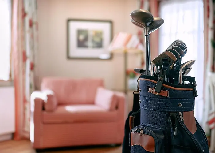 Romantik & Restaurant Hirsch ホテル Sonnenbühl